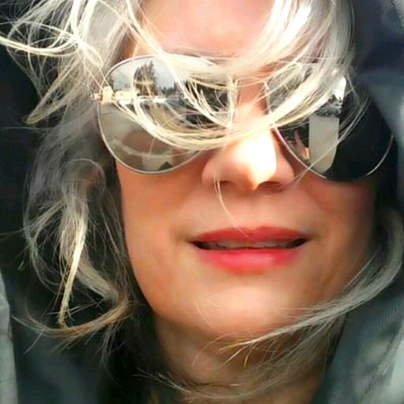 Meet your Posher, Catherine - Picture 1 of 1